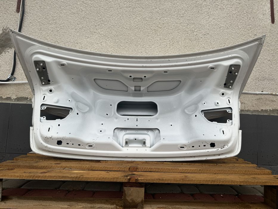 Кришка багажника audi a3 ляда ауди а3 ауді а3 a3 a3 8V кляпа