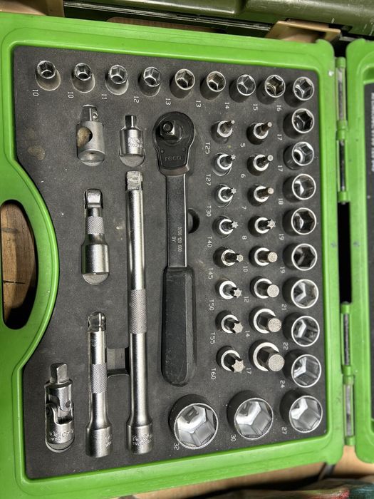 Reca klucze nasadowe