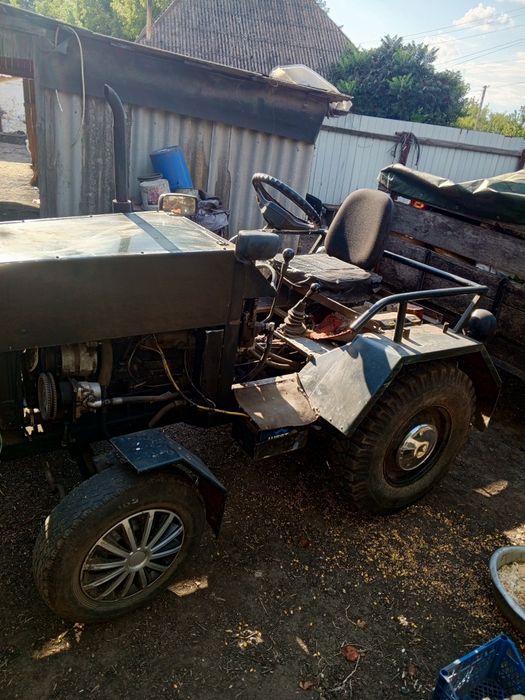 Продам саморобний трактор ,з причіпом!