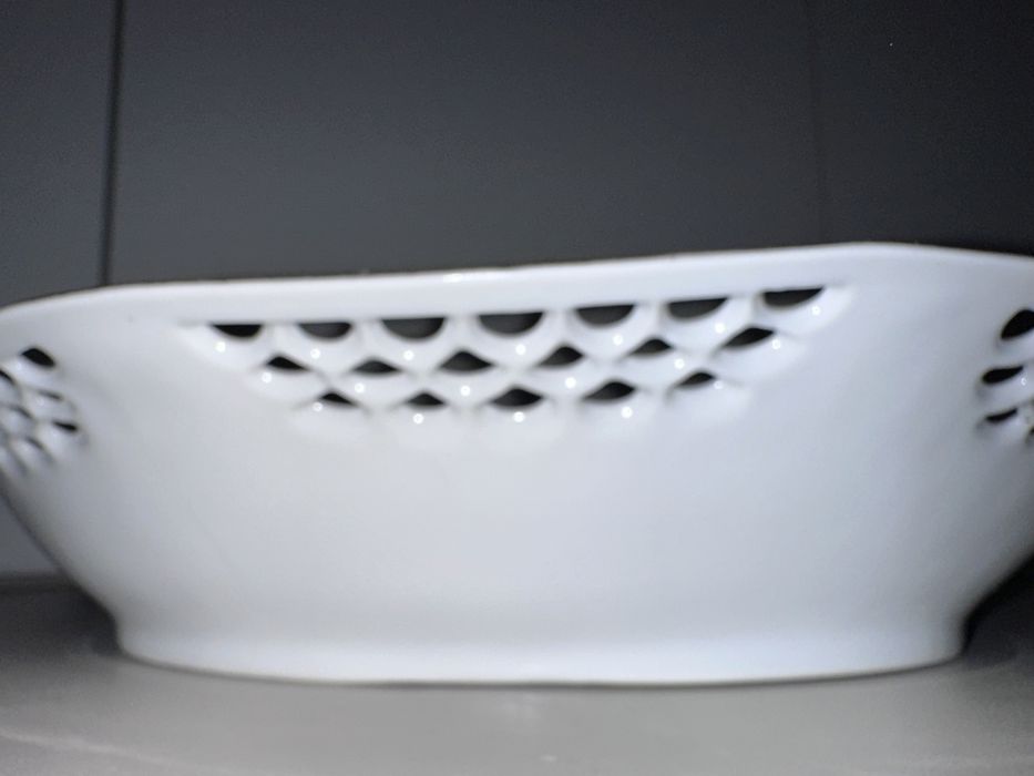 Тарелка фруктовница прорезной фарфор