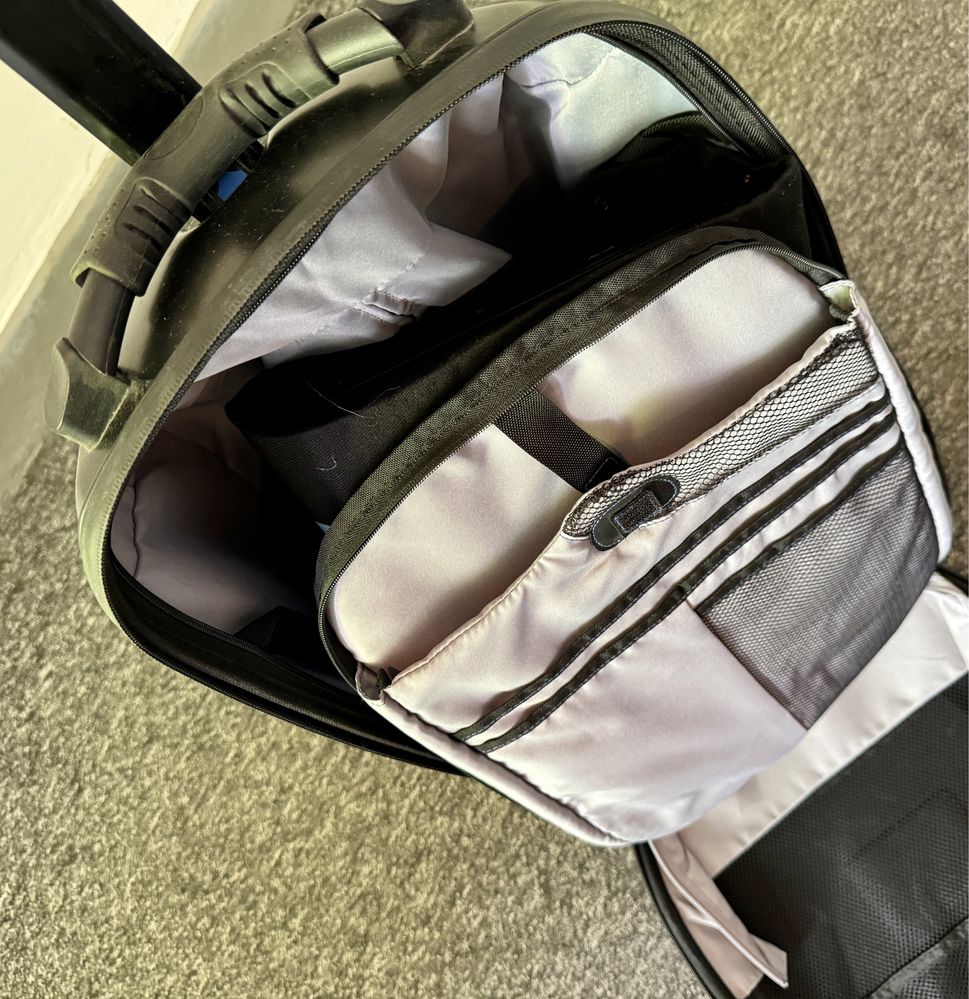 Hulajnoga i walizka kabinowa w jednym