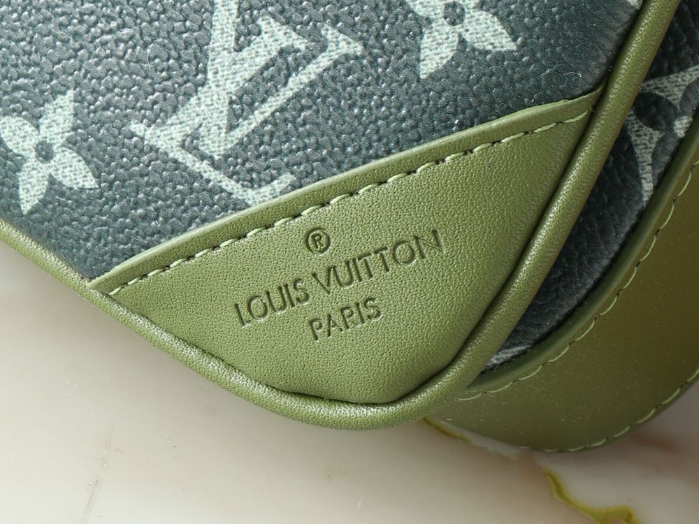 LOUIS VUITTON TRIO monogram gradient сумка мужская зеленая синчя