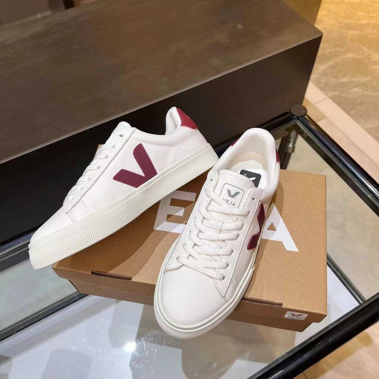 Veja Trampki Białe buty