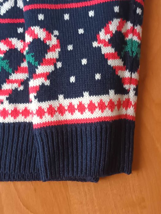 Жіночий різдвяний, новорічний светр.
Atmosphere