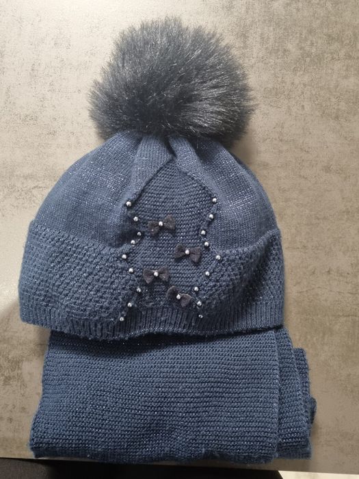 Komplet czapka z szalikiem