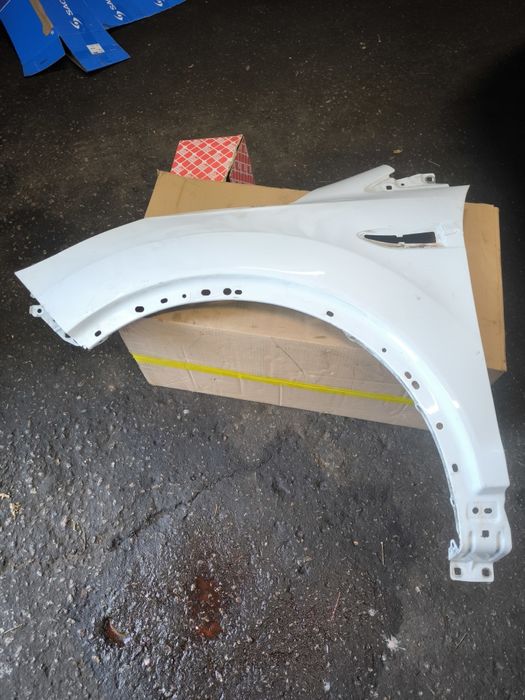 Крило ліве форд ескейп