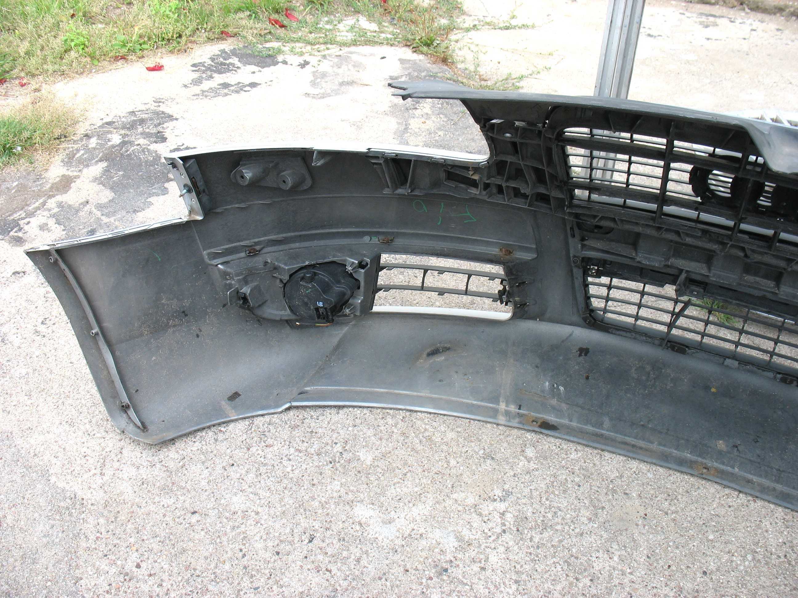 Audi A6 C6 zderzak przód LY7W opis