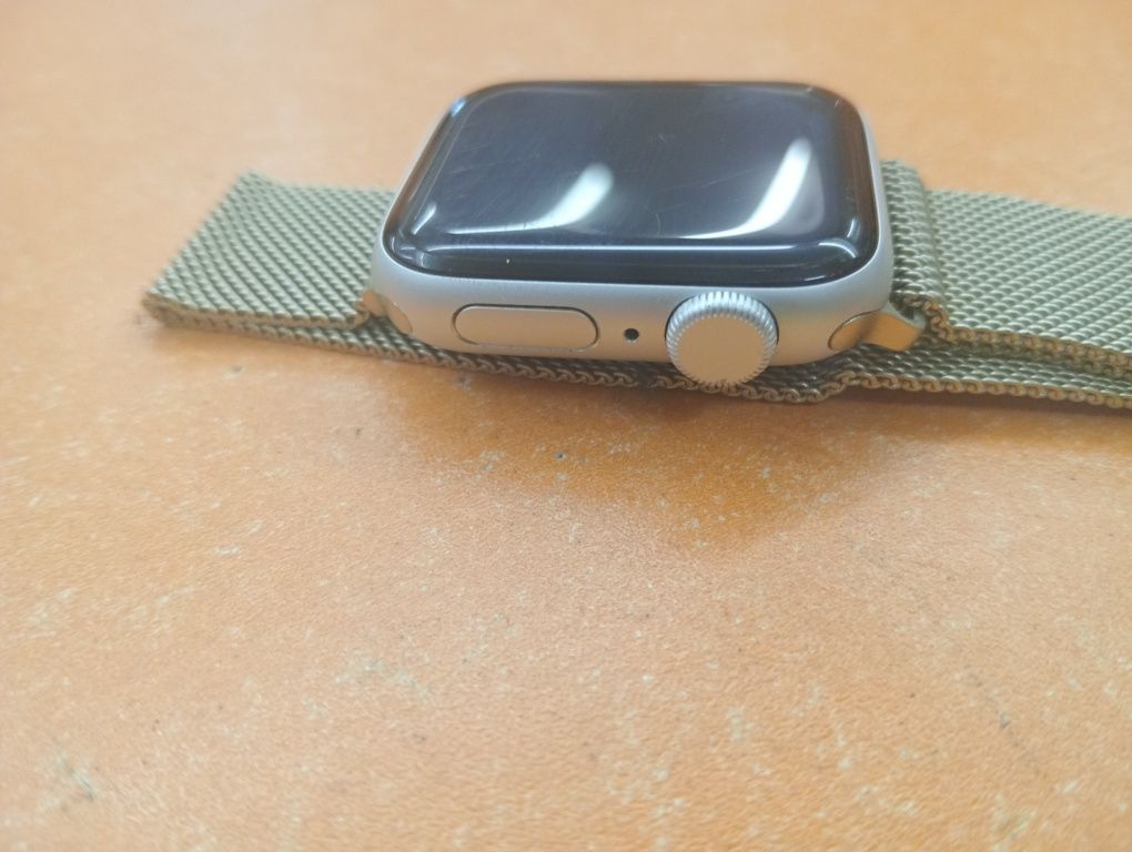 Часы Apple watch se (аккаунт)