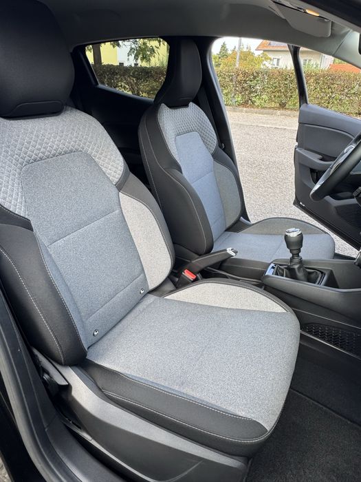 Renault Clio Preto 22/01/2024