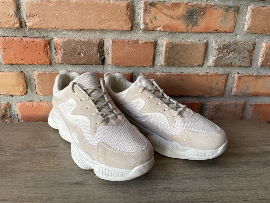 Нові Кросівки унісекс, розмір 9 (42) устілка 27см