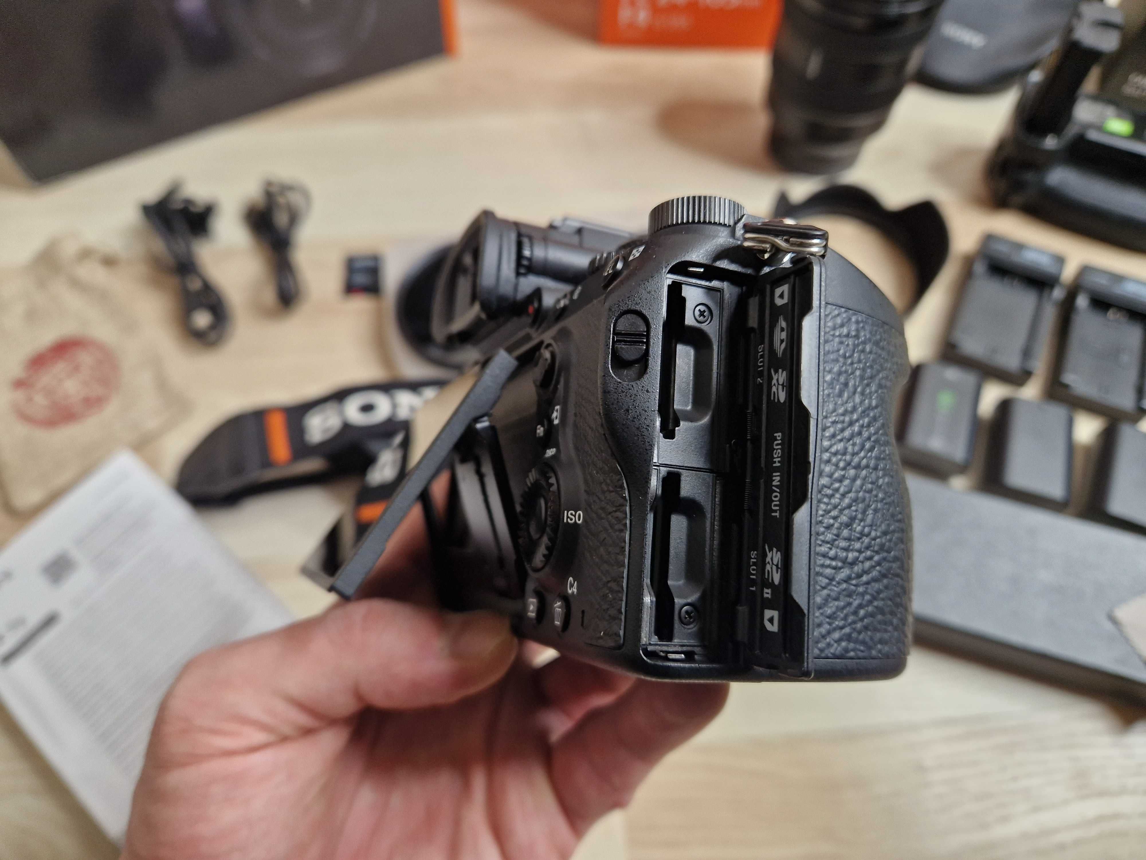 JAK NOWY Sony A7 III 24.2 MPx + 24-105 F4 + Grip + Filtr ND