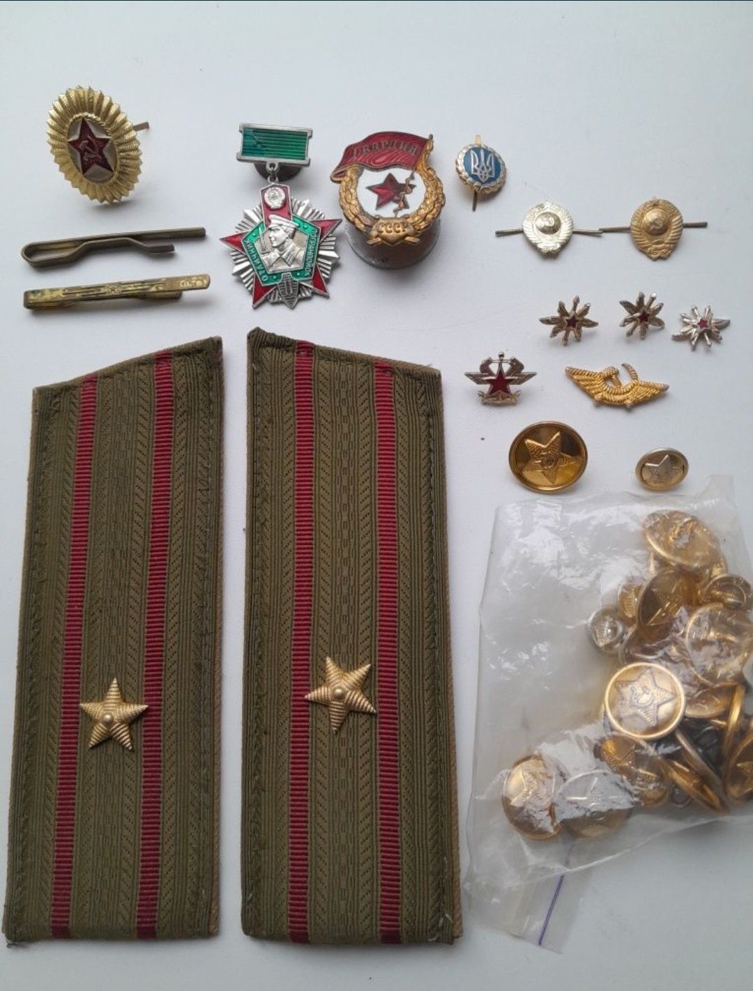 Погоны петлицы шевроны значки