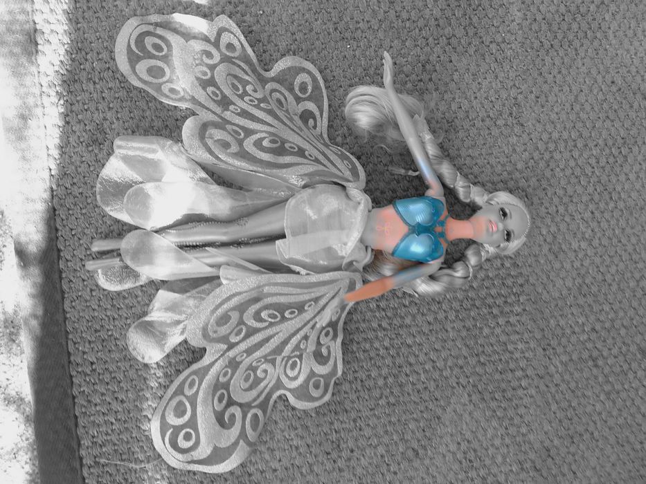 Boneca Barbie usada como nova