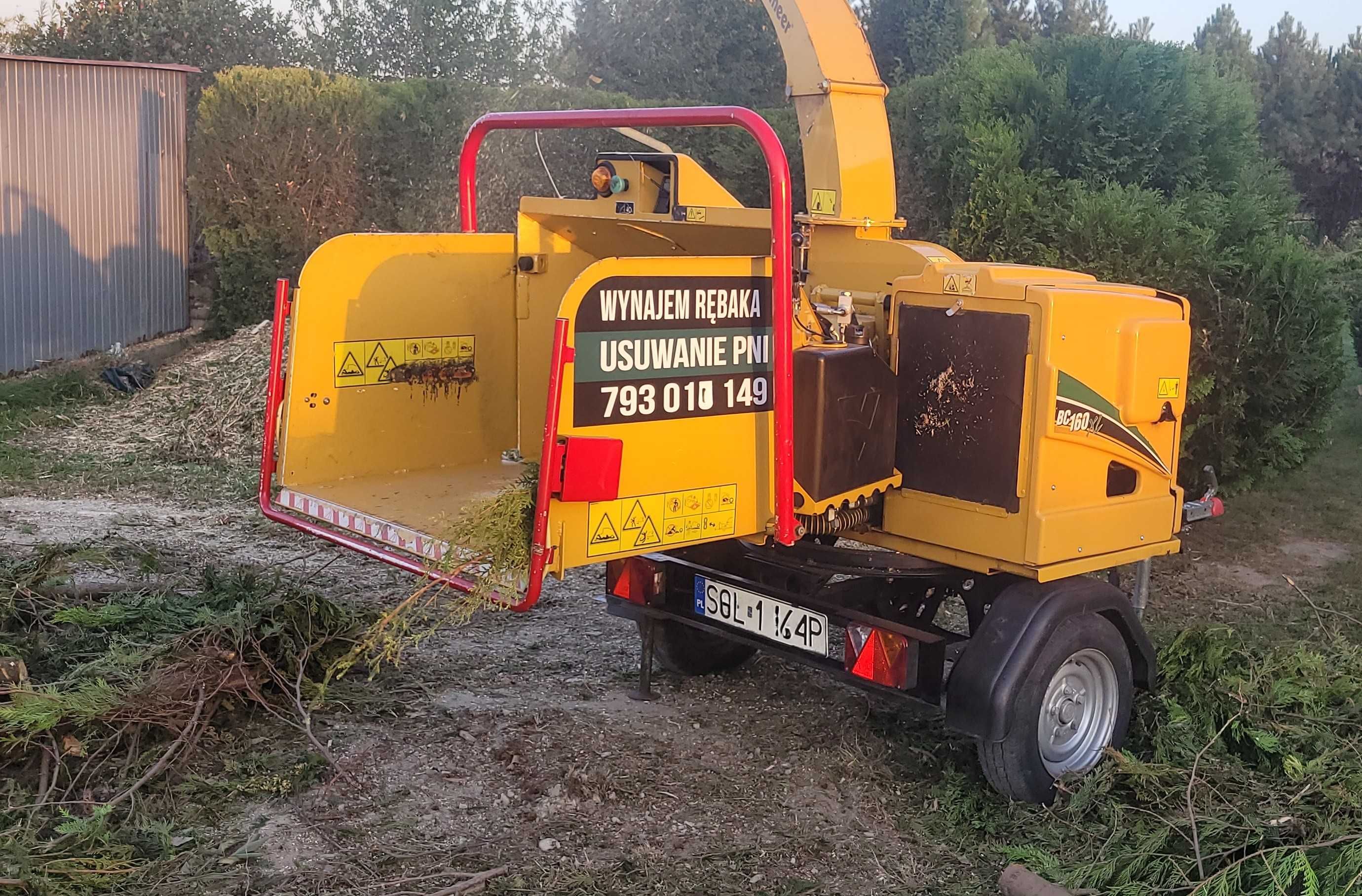 Wynajem rębaka rębak do gałęzi Vermeer usuwanie gałęzi mielenie