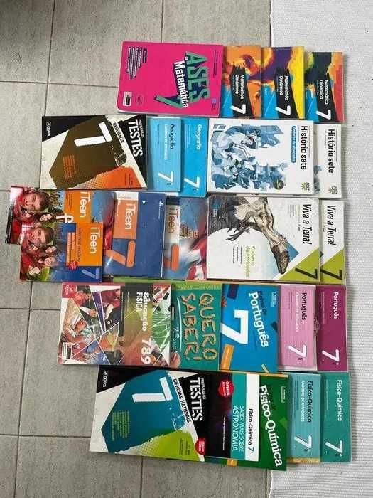 Livros escolares e de preparação para testes 7º, 8º e 9º anos