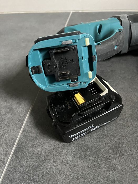 Акум.перфоратор Makita DHR 202+АКБ 5.0Ah