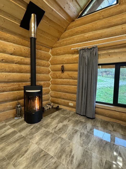 Здається затишний ЕКОбудиночок Микуличин