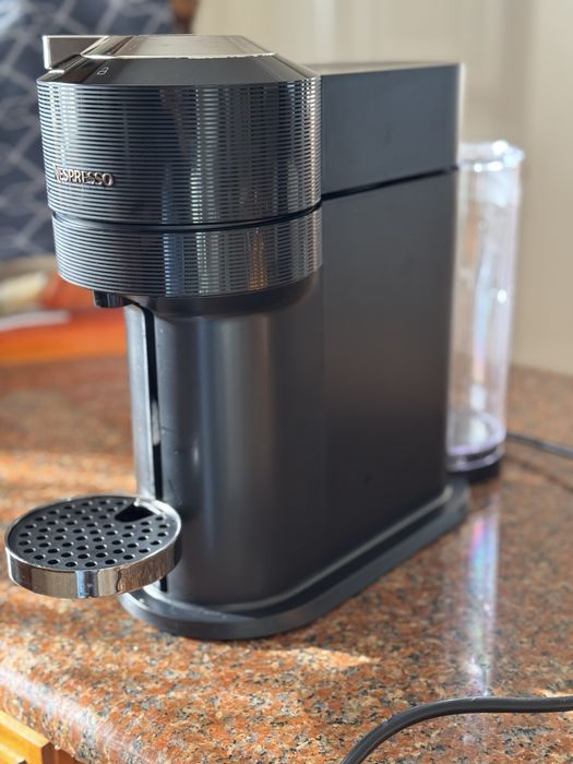 Máquina Nespresso Vertuo Next Premium