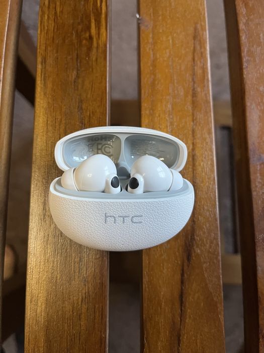 Продам оригинальные безпроводные наушники Hoco и HTC