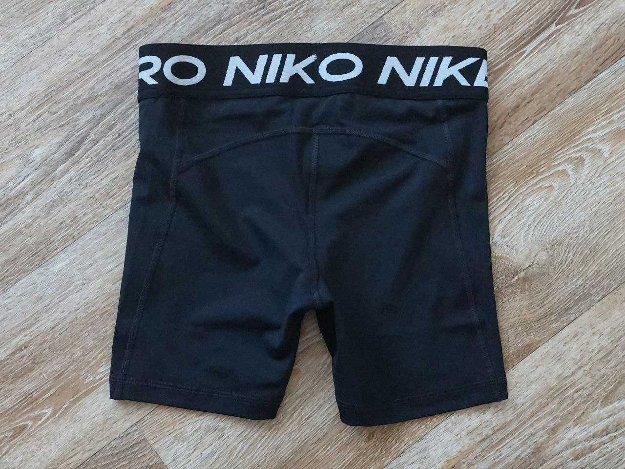 Женские короткие шорты (лосины) Nike Pro 365