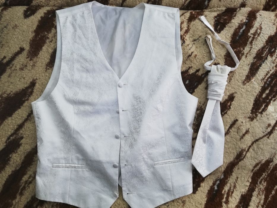 Ślubna kamizelka pod garnitur