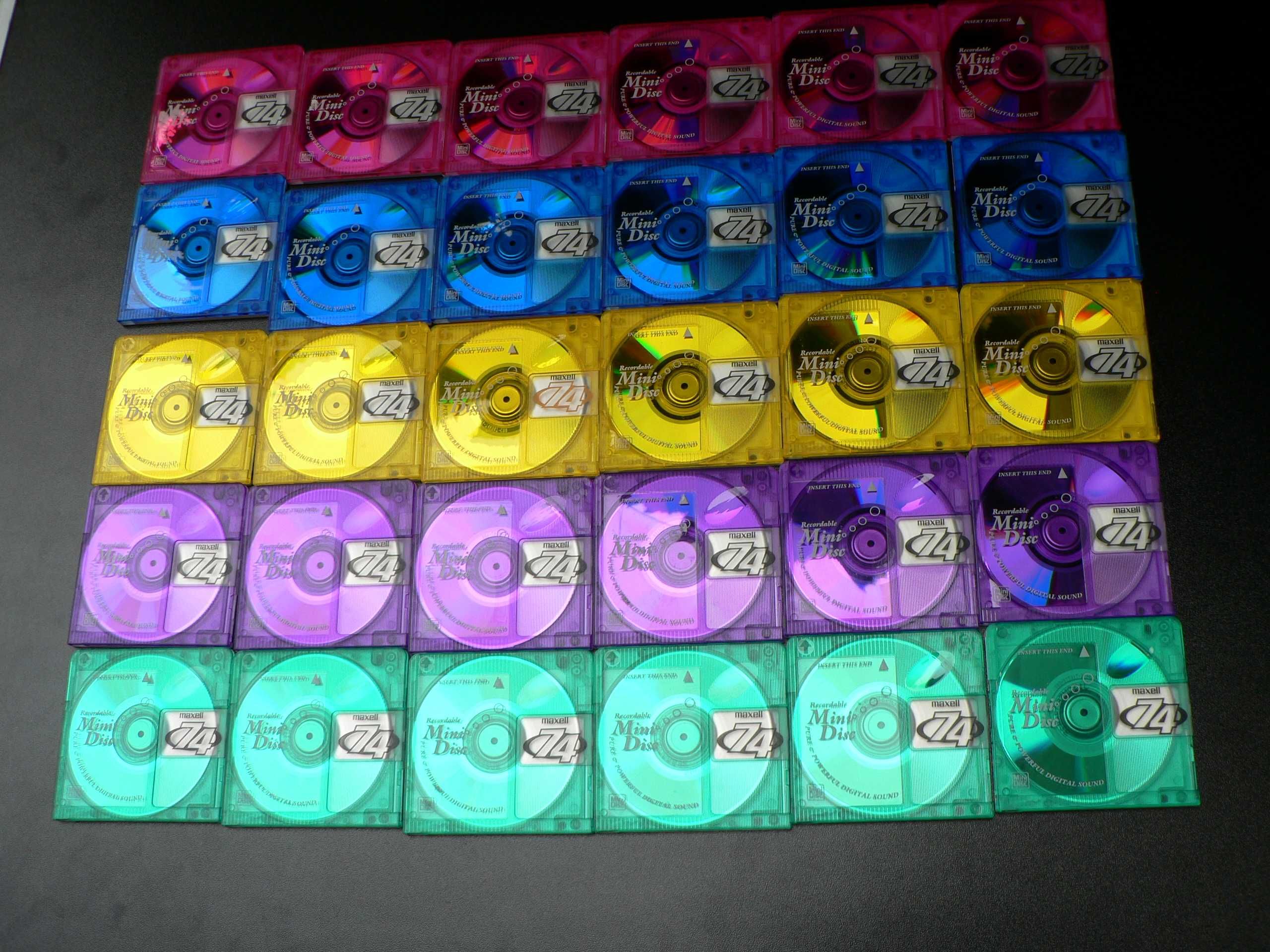 Okazja , 30 płyt minidisc  firmy Maxell Colour ,mini disci jak nowe !