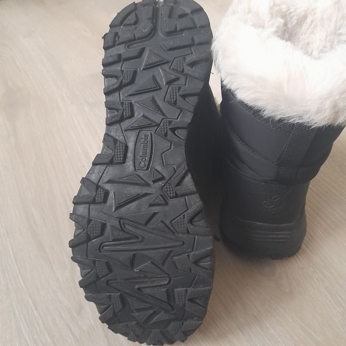 Зимові кросівки жіночі