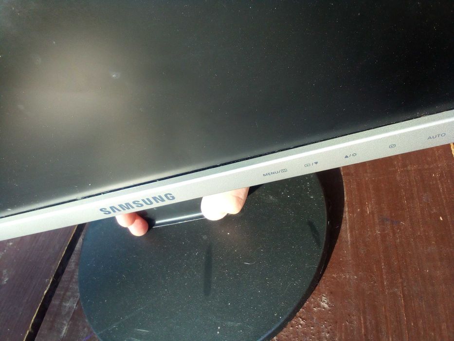 Продам монітор Samsung 943n 19"