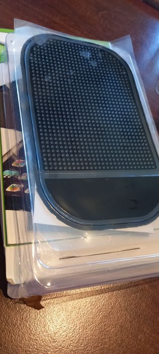 Mata antypoślizgową pod telefon