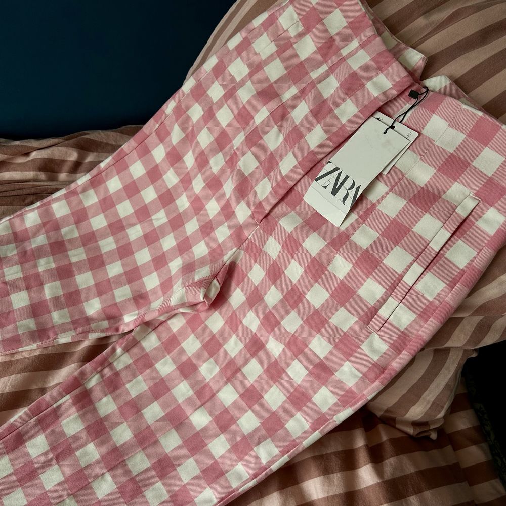 Рожеві штани ZARA