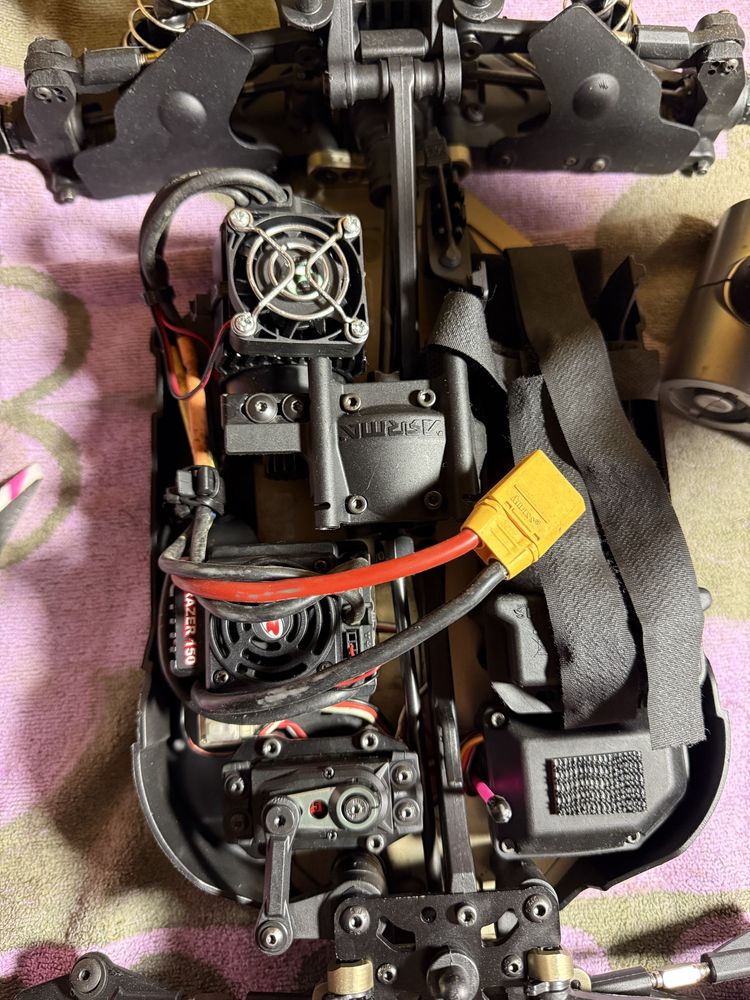 TLR Typhon Rc 1/8 Buggy