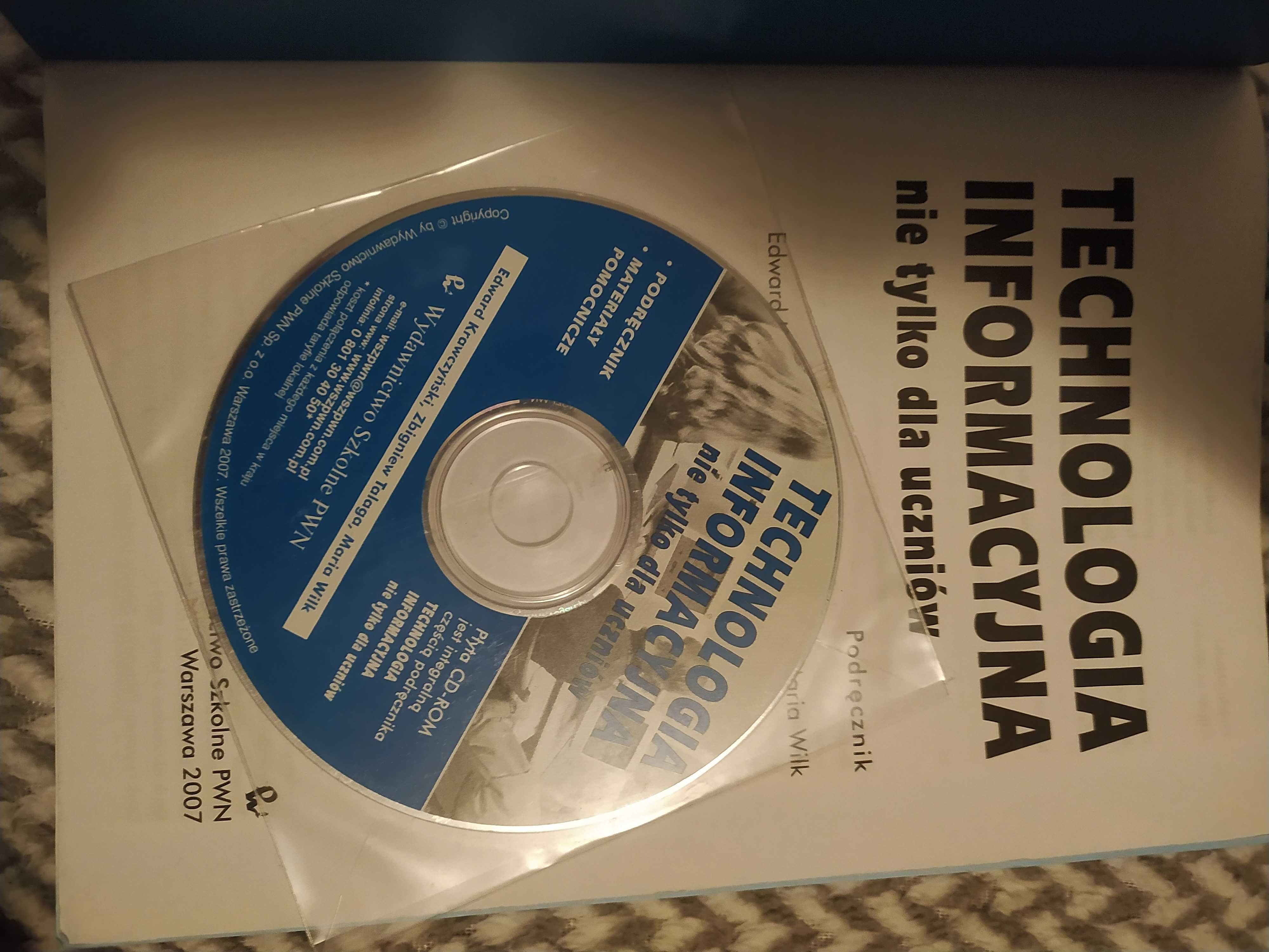 Książka podręcznik Technologia Informacyjna z płytą CD