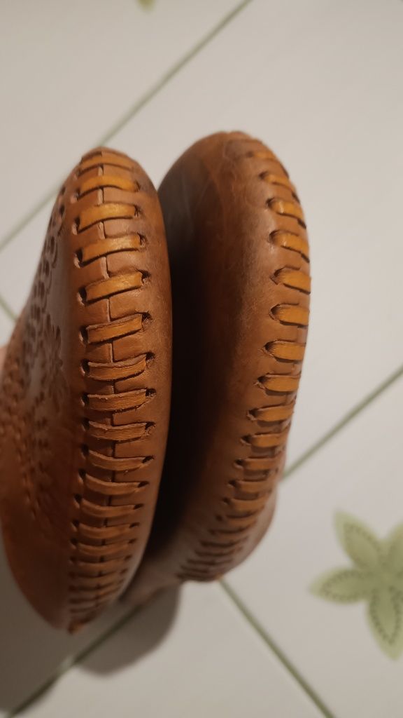 Góralskie klapki z  grubej naturalnej skóry, Rozmiar 41,5 / 42, 26 cm