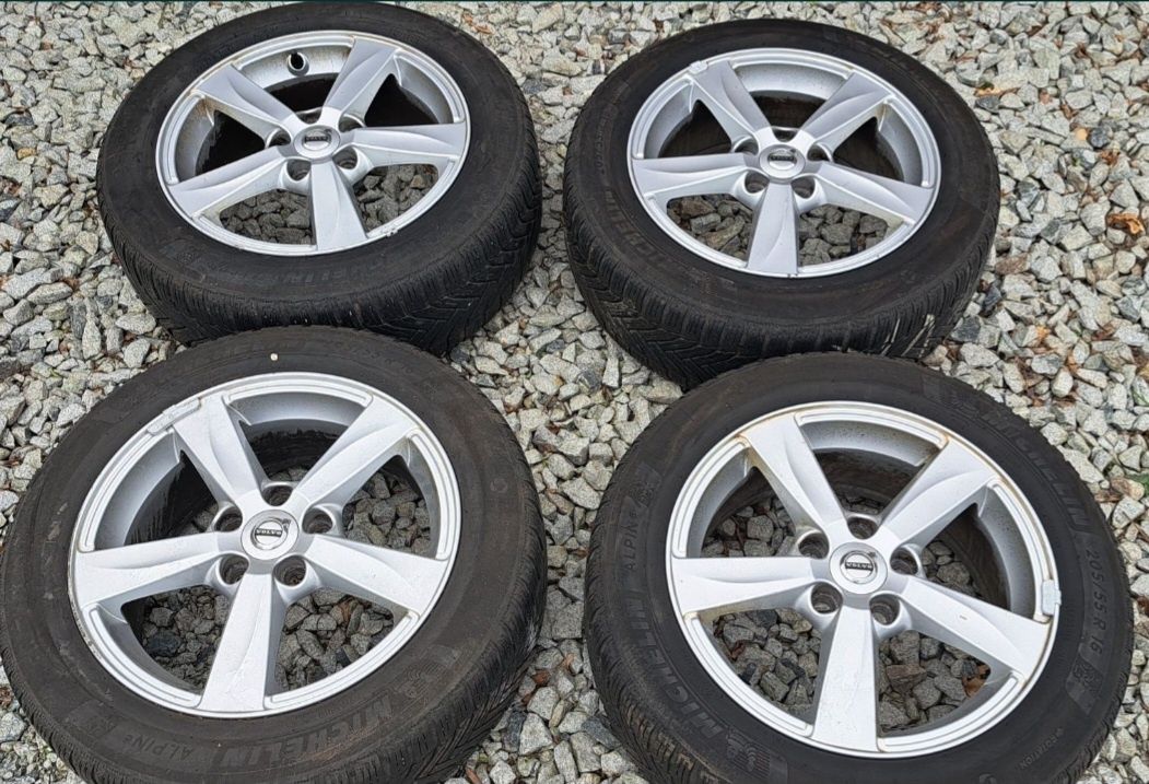 Felgi aluminiowe 16" z oponami  oryginał Volvo