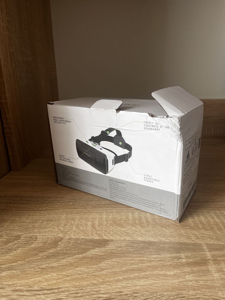 VR окуляри в поєднані з телефоном.