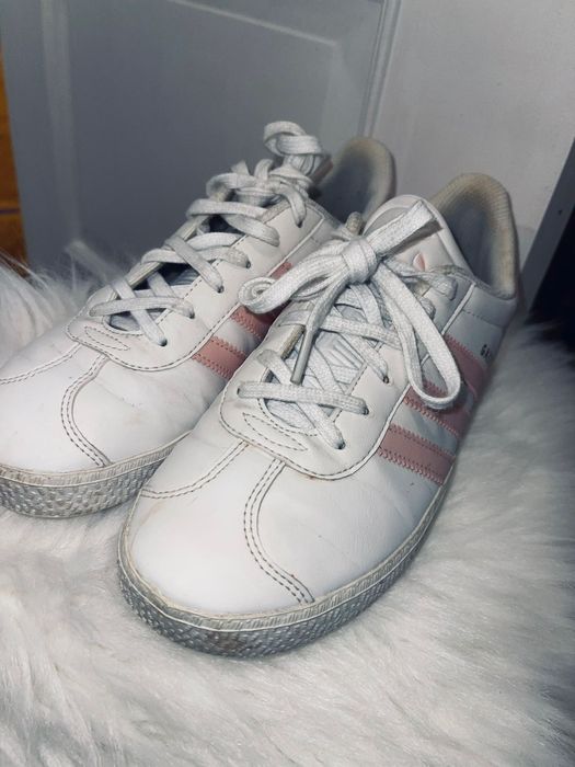 Sapatilhas brancas Adidas tam 38