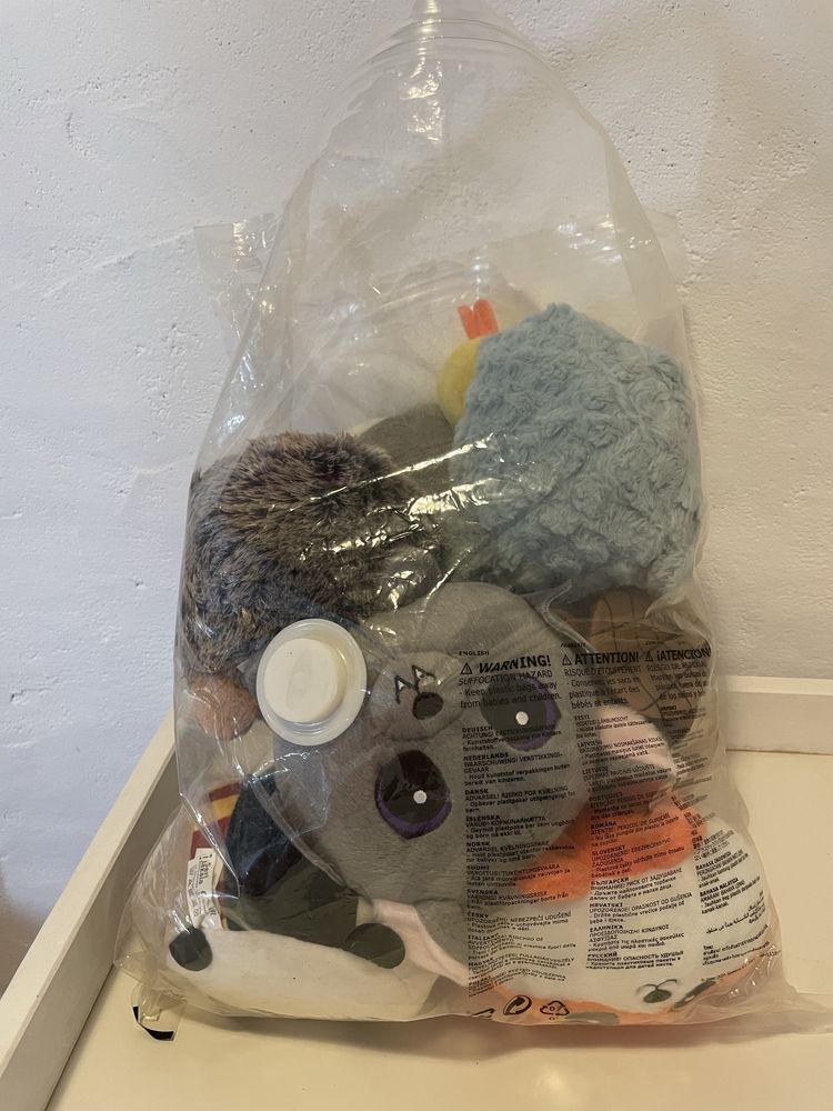 Peluches vários. Como novos.