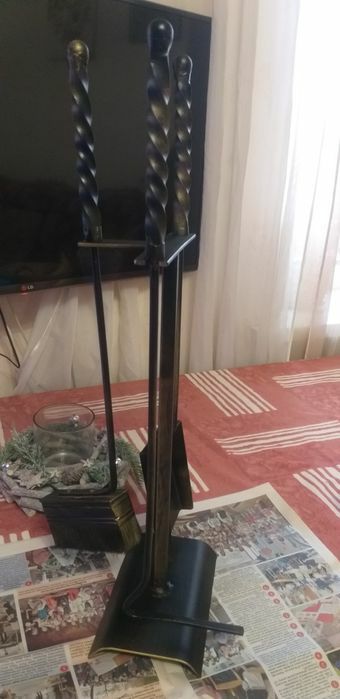 Прилади для каміна  на стійці (набір)для вигортання попілу(золи) барбе