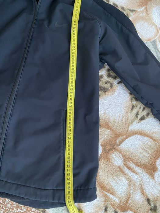 Продам куртку Nike демісезон