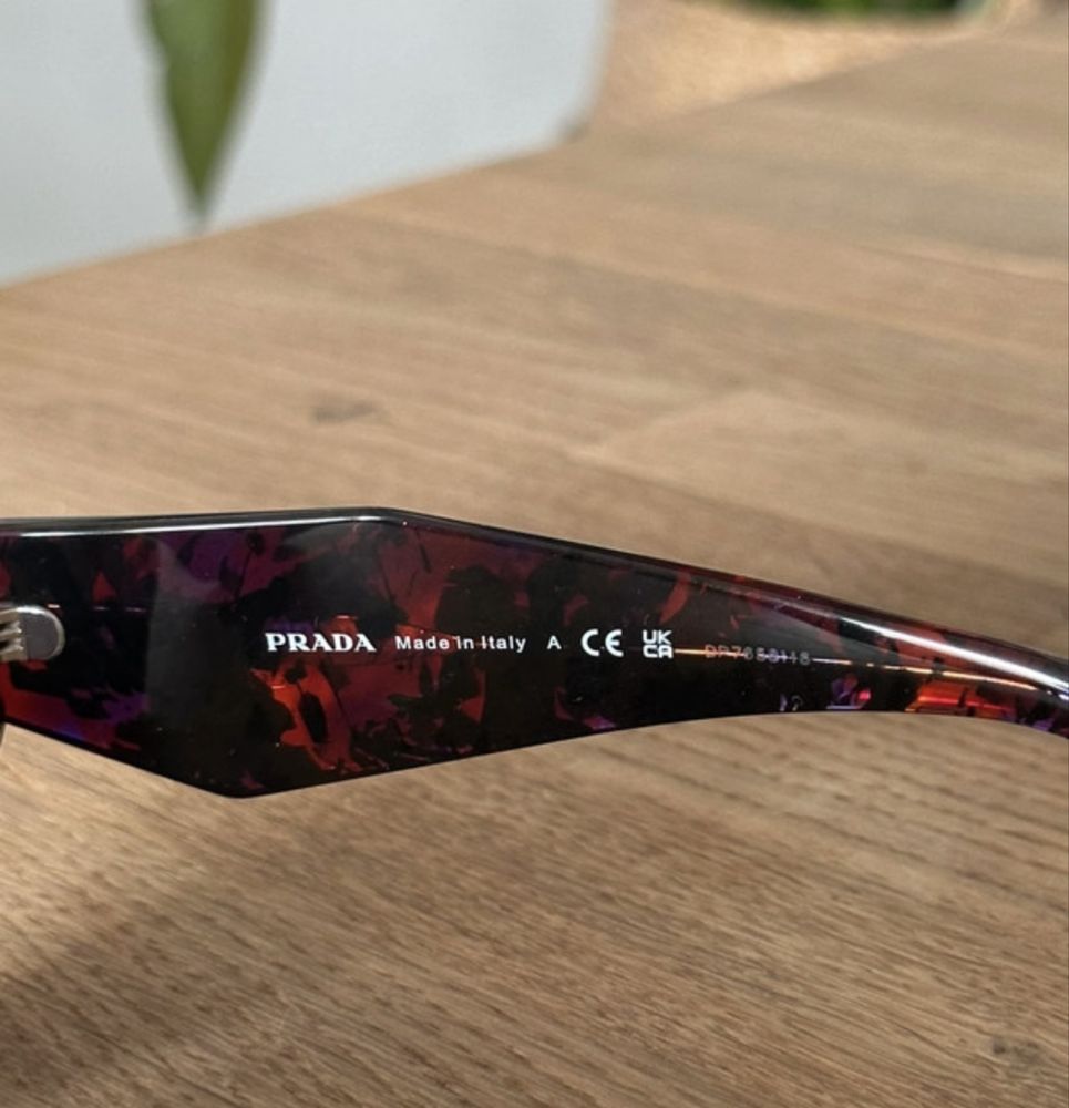 Okulary przeciwsłoneczne PRADA abstract  PR07YS czarne klasyczne