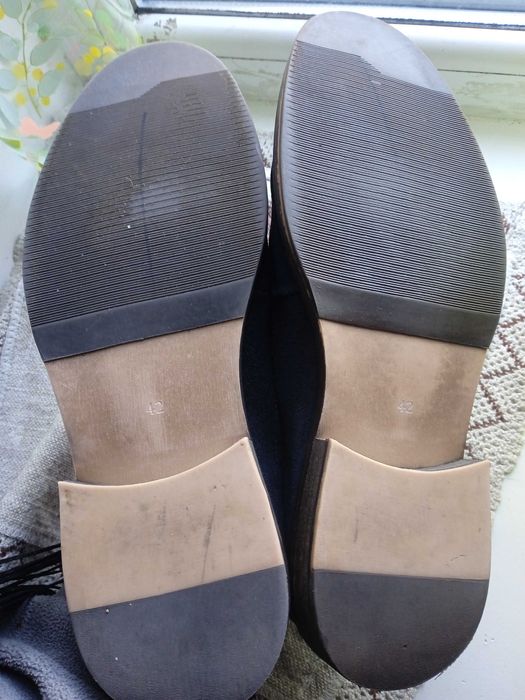 Продам чоловічі замшеві туфлі бренду Devred