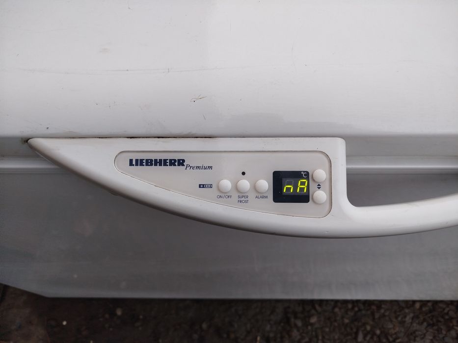 Морозильна камера ларь на 363л LlEBHERR