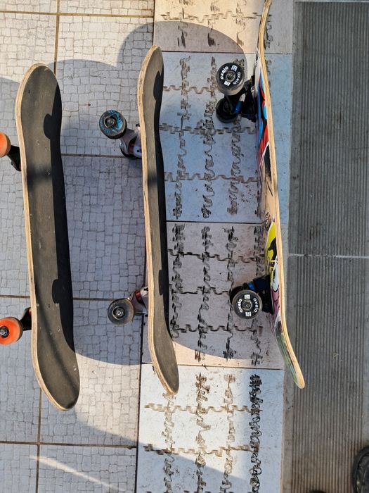 Skates Oxelo / 2 deles são mais pequenos
