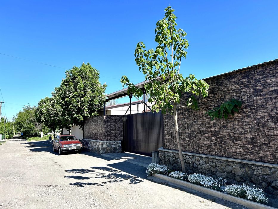 Продам або здам в оренду будинок в селищі Чаплине