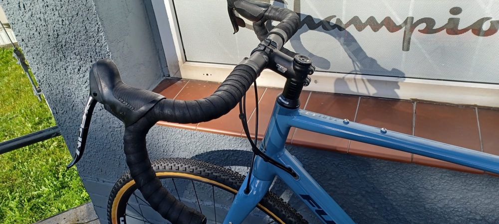 Rower gravel Fuji 1.3