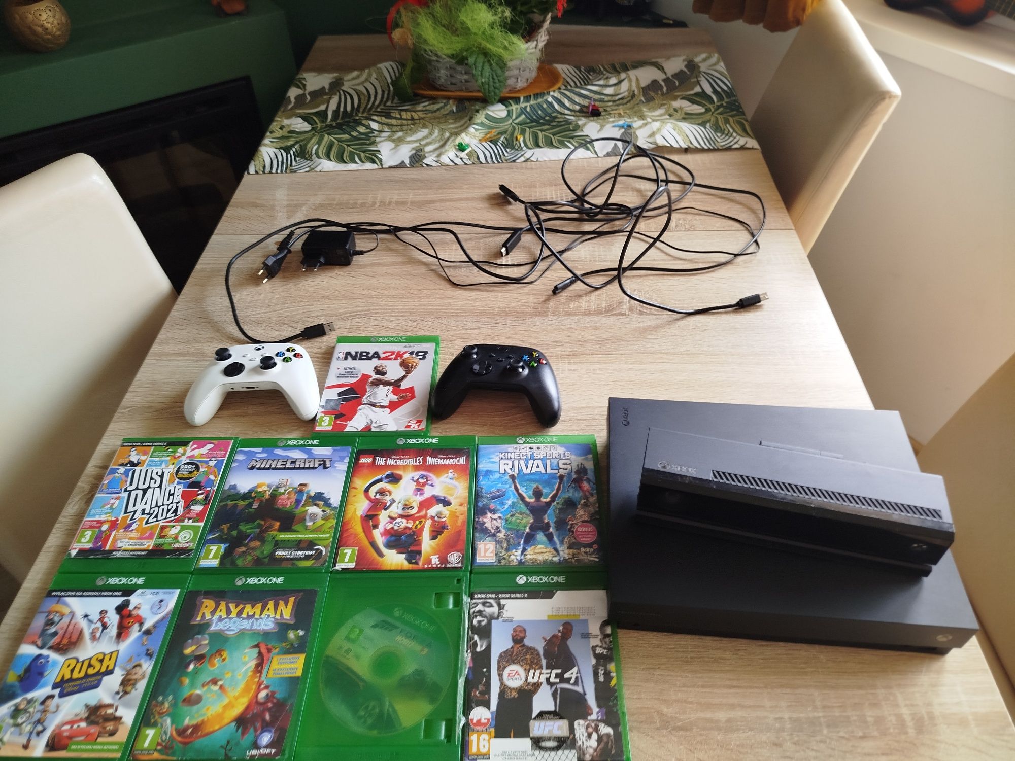 Sprzedaję Xbox one x