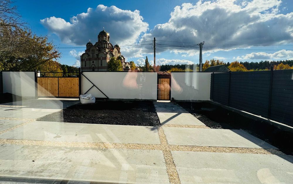 Продається двоповерховий будинок у Дахнівці