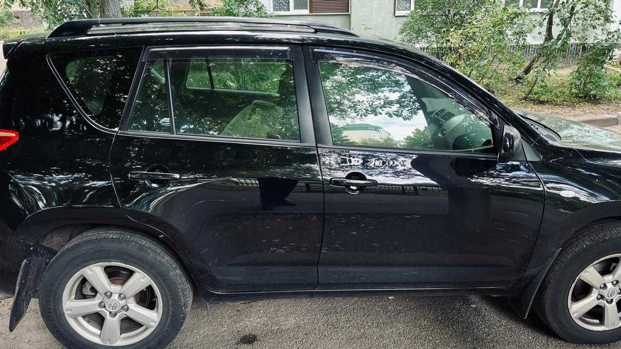 Продаж Toyota RAV4