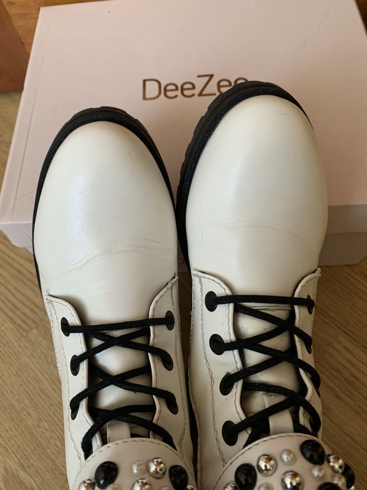Чоботи DeeZee білі