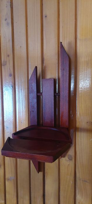 Kwietnik scienny z drewna